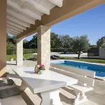 Matea Mit Privatem Pool By Interhome