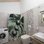 Matea Mit Privatem Pool By Interhome Marčana