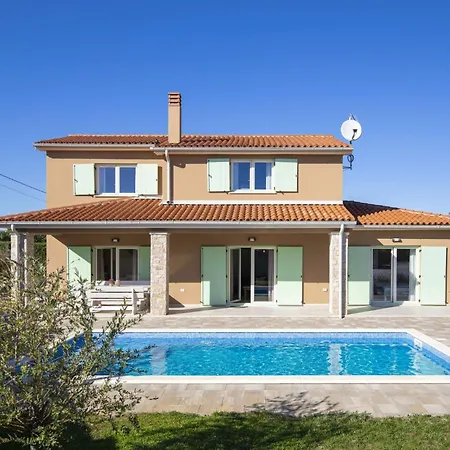 Matea Mit Privatem Pool By Interhome *