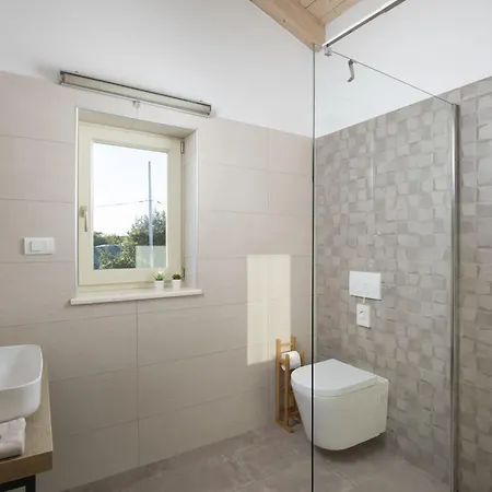 Matea Mit Privatem Pool By Interhome 別荘