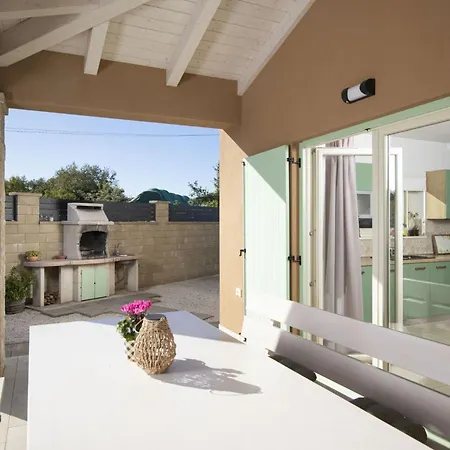 Matea Mit Privatem Pool By Interhome Casa de Férias Marčana