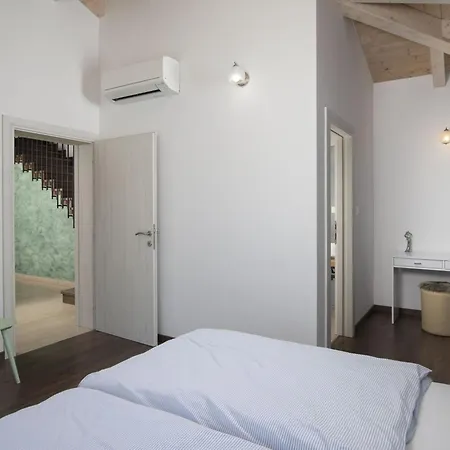別荘 Matea Mit Privatem Pool By Interhome *