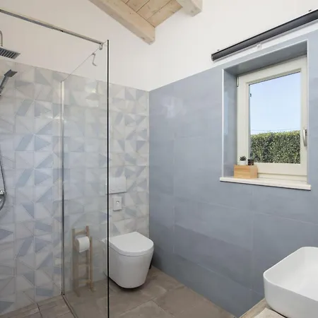 別荘 Matea Mit Privatem Pool By Interhome
