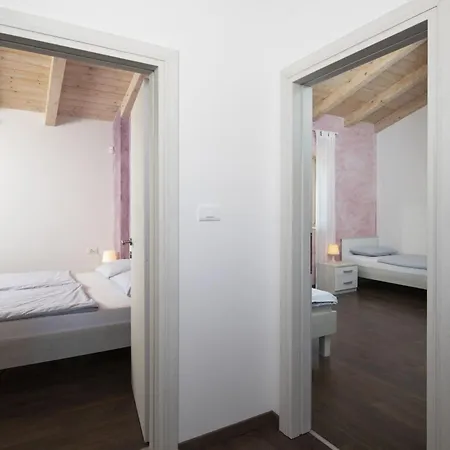 Matea Mit Privatem Pool By Interhome