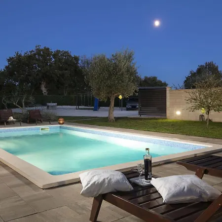 Ferienhaus Matea Mit Privatem Pool By Interhome Marčana