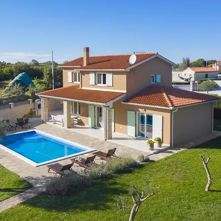 Matea Mit Privatem Pool By Interhome 別荘 *