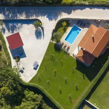 Matea Mit Privatem Pool By Interhome 別荘